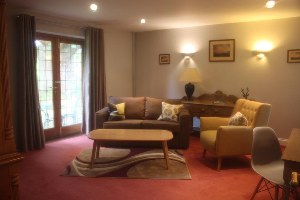 Ghyll Manor Country Hotel Horsham Eksteriør bilde