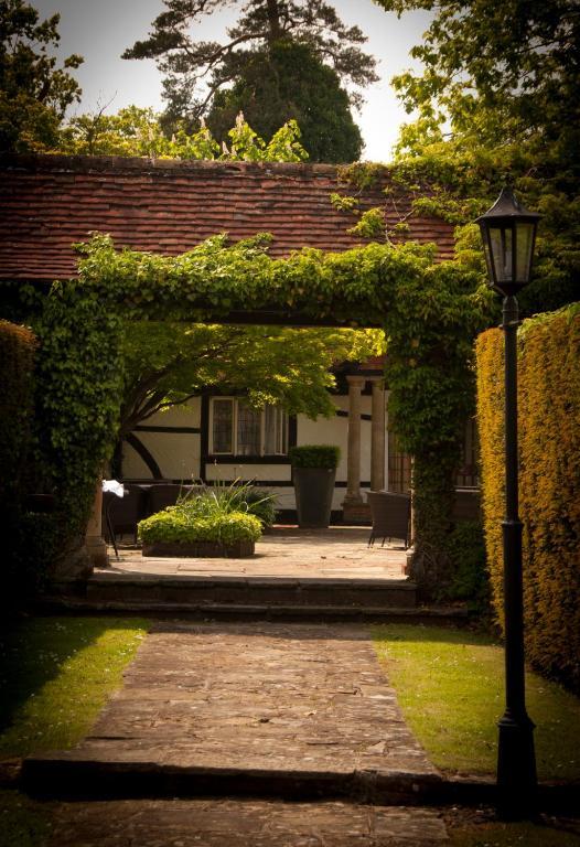 Ghyll Manor Country Hotel Horsham Eksteriør bilde