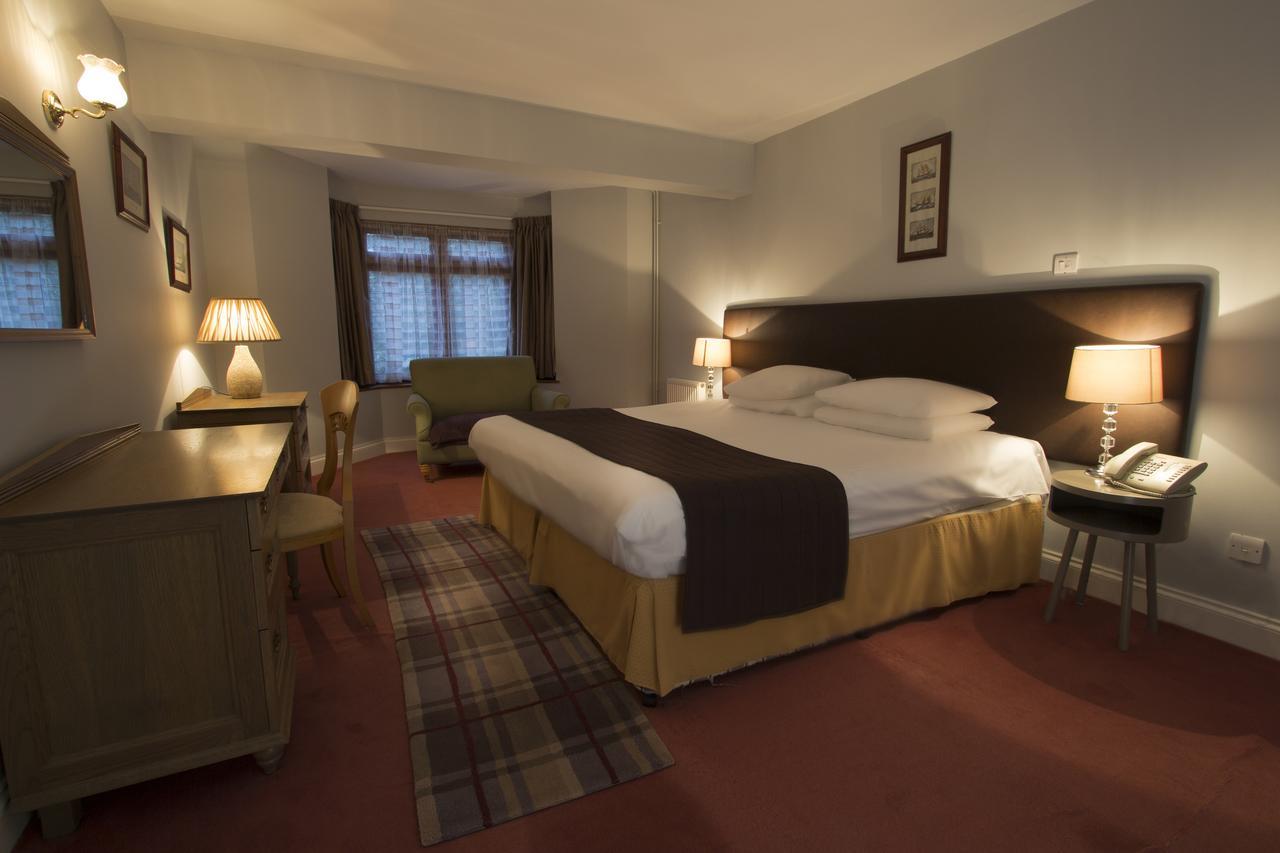 Ghyll Manor Country Hotel Horsham Eksteriør bilde