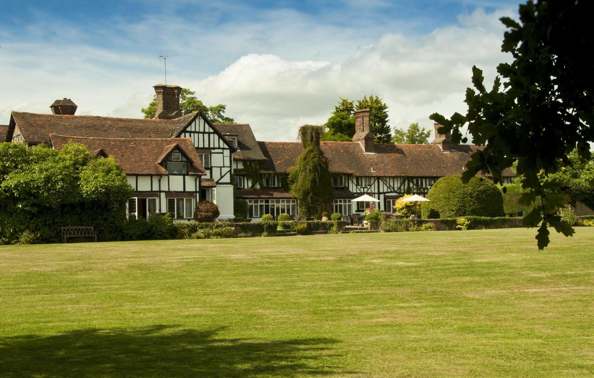 Ghyll Manor Country Hotel Horsham Eksteriør bilde