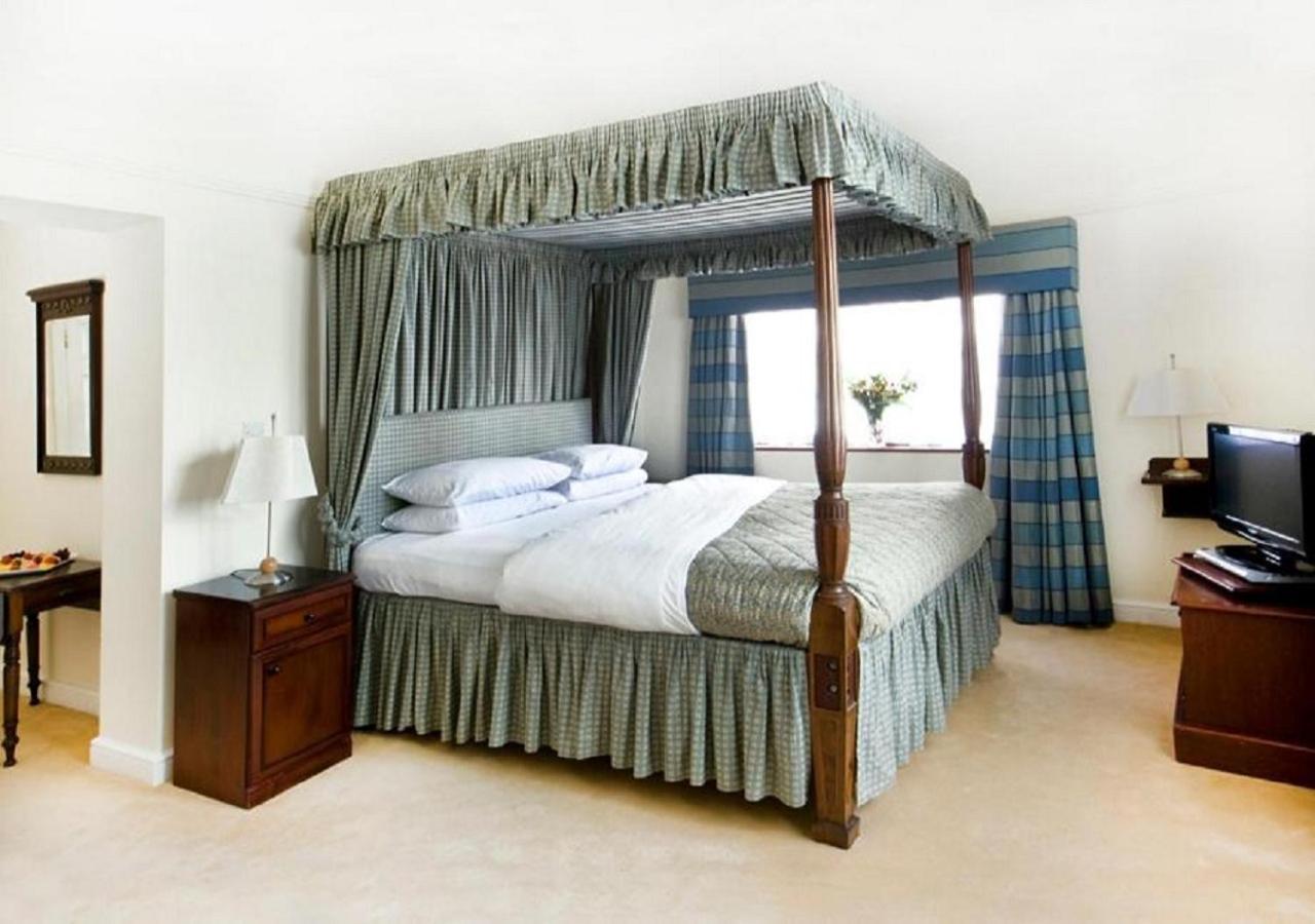 Ghyll Manor Country Hotel Horsham Eksteriør bilde